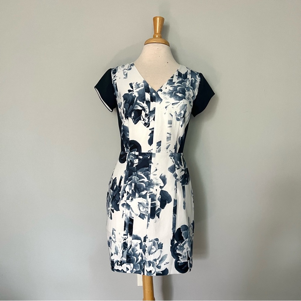 Banana Republic Factory Navy Blue White Floral Short Sleeve Dress Size 4